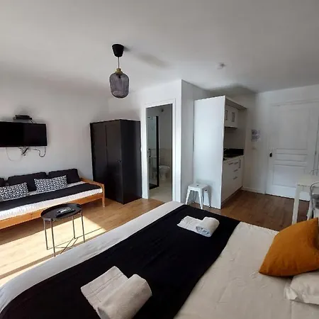 فندق مبيت وإفطار E Cime Locations De Meubles Asco