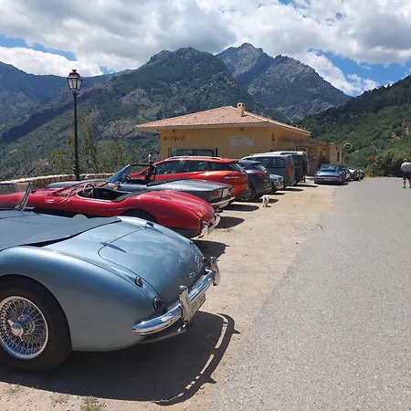 فندق مبيت وإفطار E Cime Locations De Meubles Asco