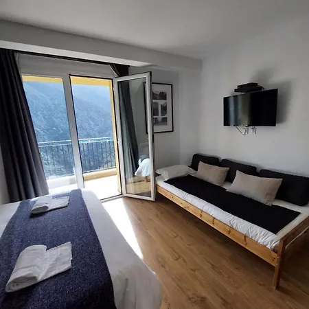 فندق مبيت وإفطار E Cime Locations De Meubles 3*