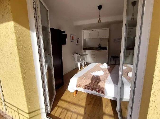 E Cime Locations De Meubles Bed & Breakfast