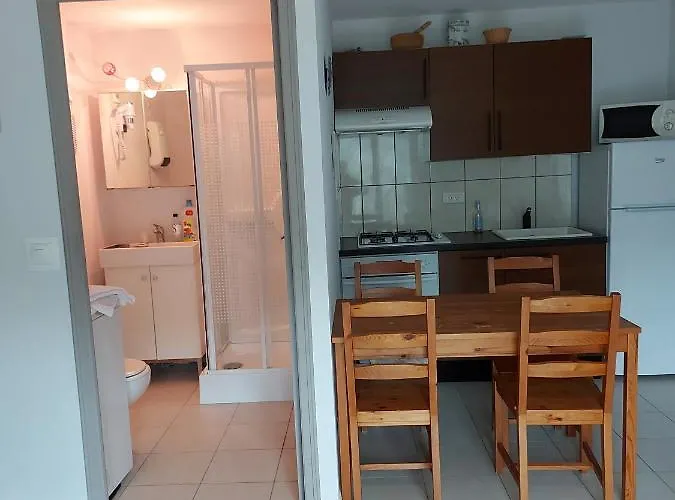 Panzió E Cime Locations De Meubles Asco